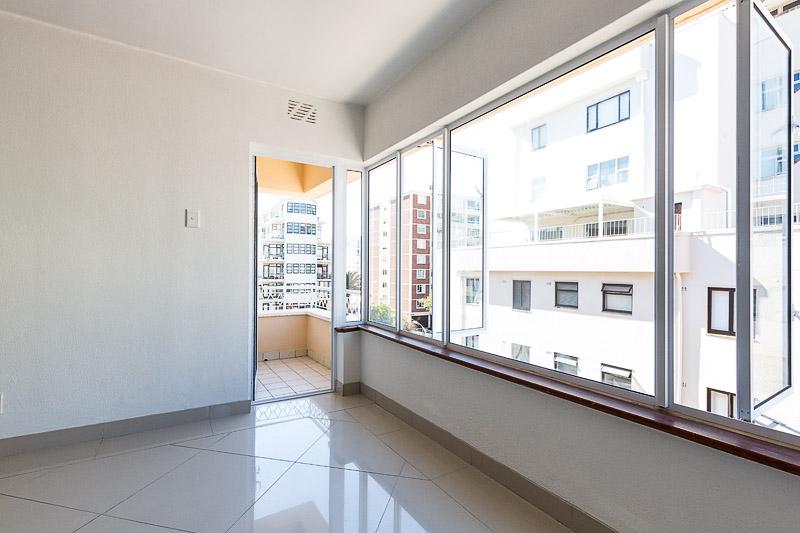 0 Bedroom Property for Sale in Sea Point Western Cape